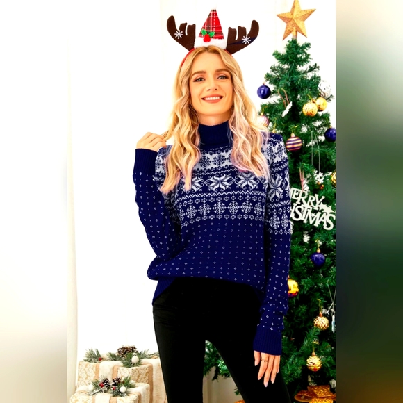 Women's Navy and White Christmas Snowflakes Fair Isle Turtleneck Sweater. NWT - Picture 1 of 3